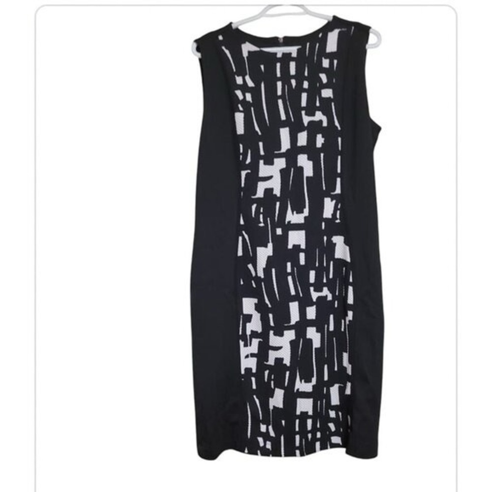 TanJay Dress in a Black White Textured zip up back sleeveless lined Dress